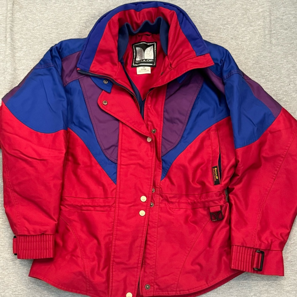 Retro Ski jacket has it all! color fit and warmth